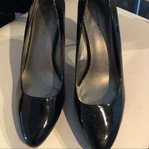Bandolino Black patent leather heels 4 inch heel size 11